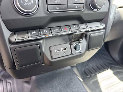 Used 2025 Chevrolet Silverado 1500 W/T image 24