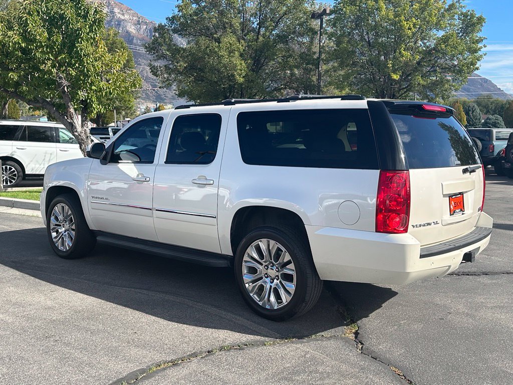 Used 2012 GMC Yukon XL SLT w/ SLT-2 Equipment Package AWD/4WD image 10