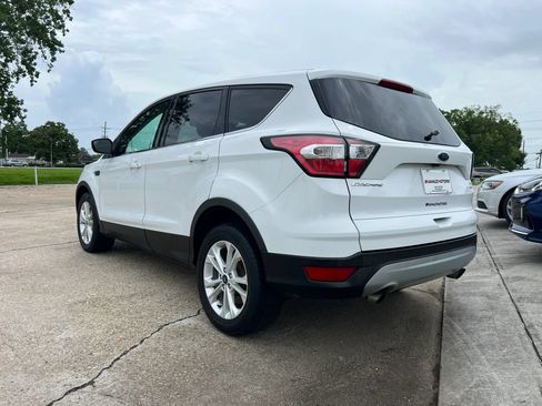 Used 2017 Ford Escape SE FWD image 5