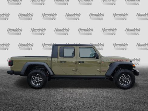 Used 2025 Jeep Gladiator Mojave w/ Convenience Group AWD/4WD image 8