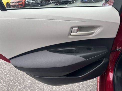 Used 2022 Toyota Corolla LE image 23
