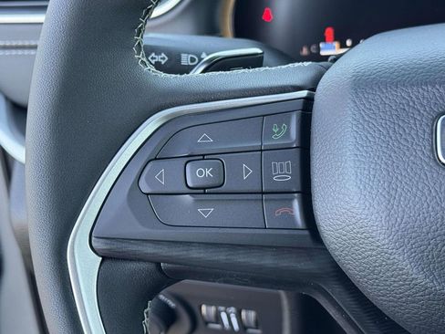 New 2025 Jeep Grand Cherokee L Altitude image 23