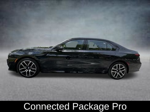 Used 2025 BMW 740i xDrive AWD/4WD image 4