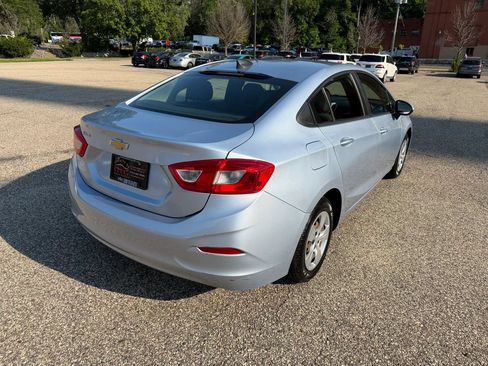 Used 2017 Chevrolet Cruze LS FWD image 6