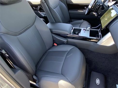 New 2025 Land Rover Range Rover Long Wheelbase SE image 10