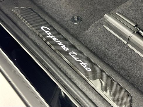 Used 2023 Porsche Cayenne Turbo image 13