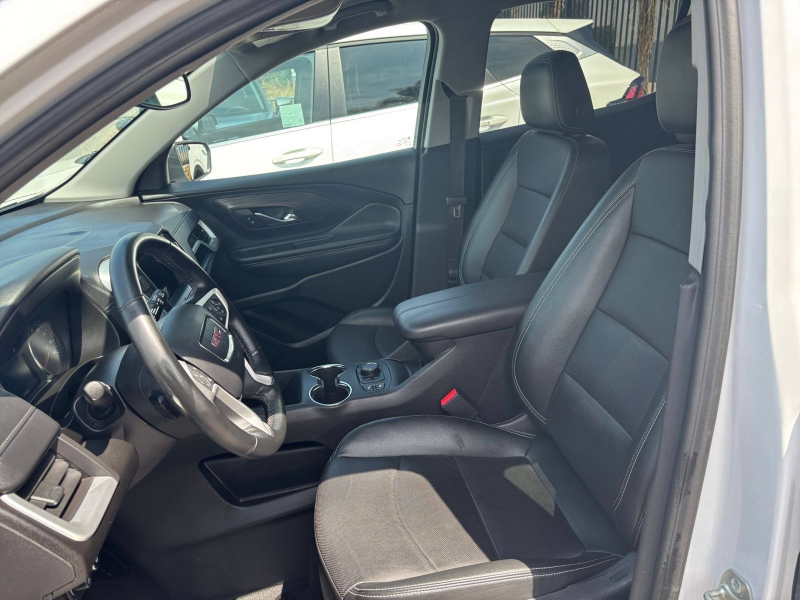 Used 2024 GMC Terrain SLT AWD/4WD image 28