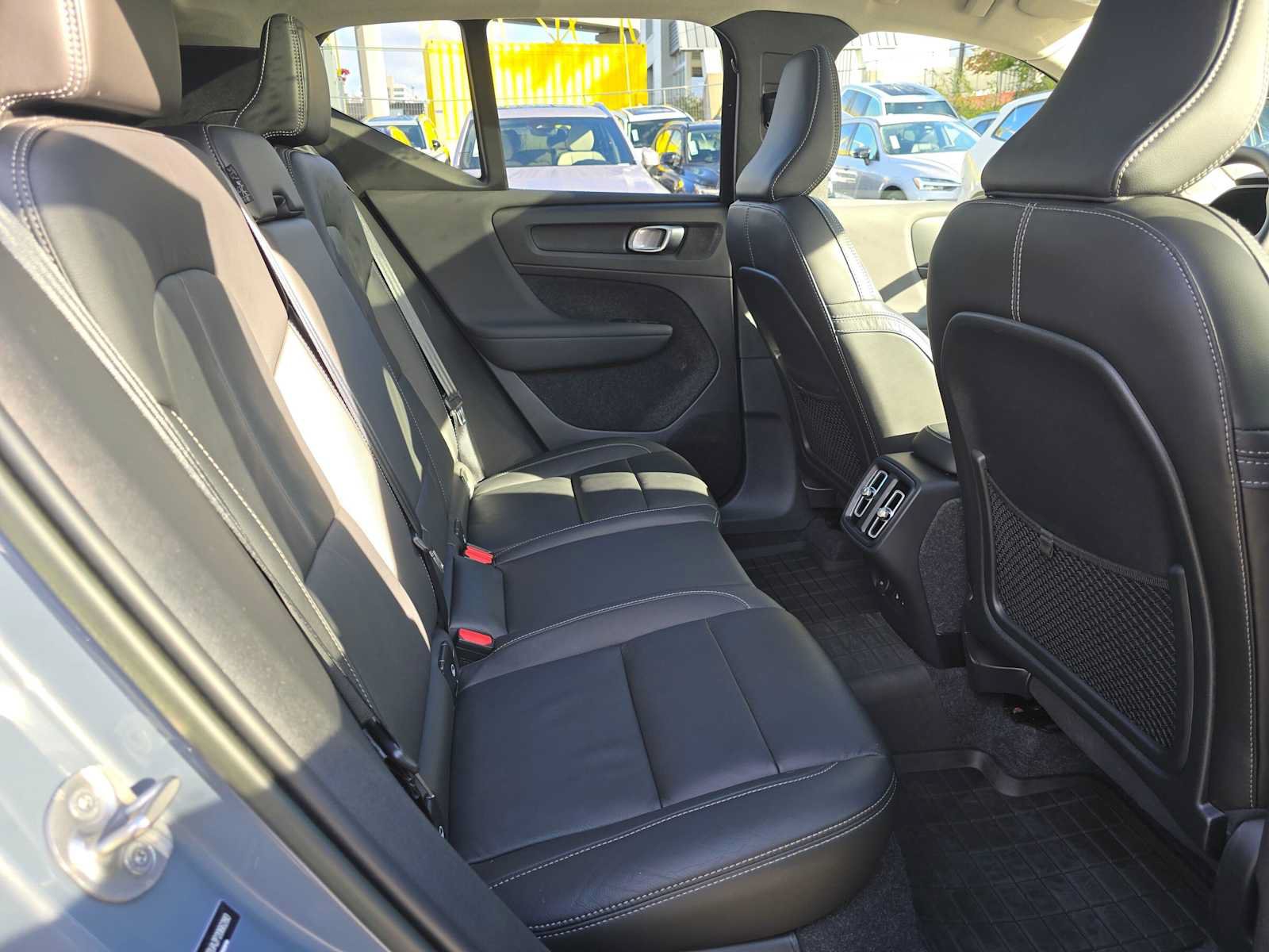 Certified 2023 Volvo XC40 B5 Ultimate w/ Protection Package Premier AWD/4WD image 13