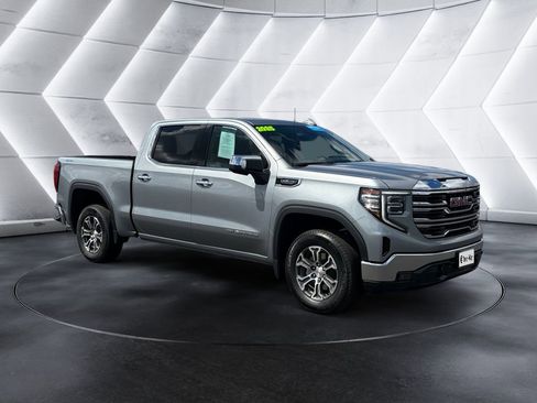 Certified 2025 GMC Sierra 1500 SLT AWD/4WD image 7