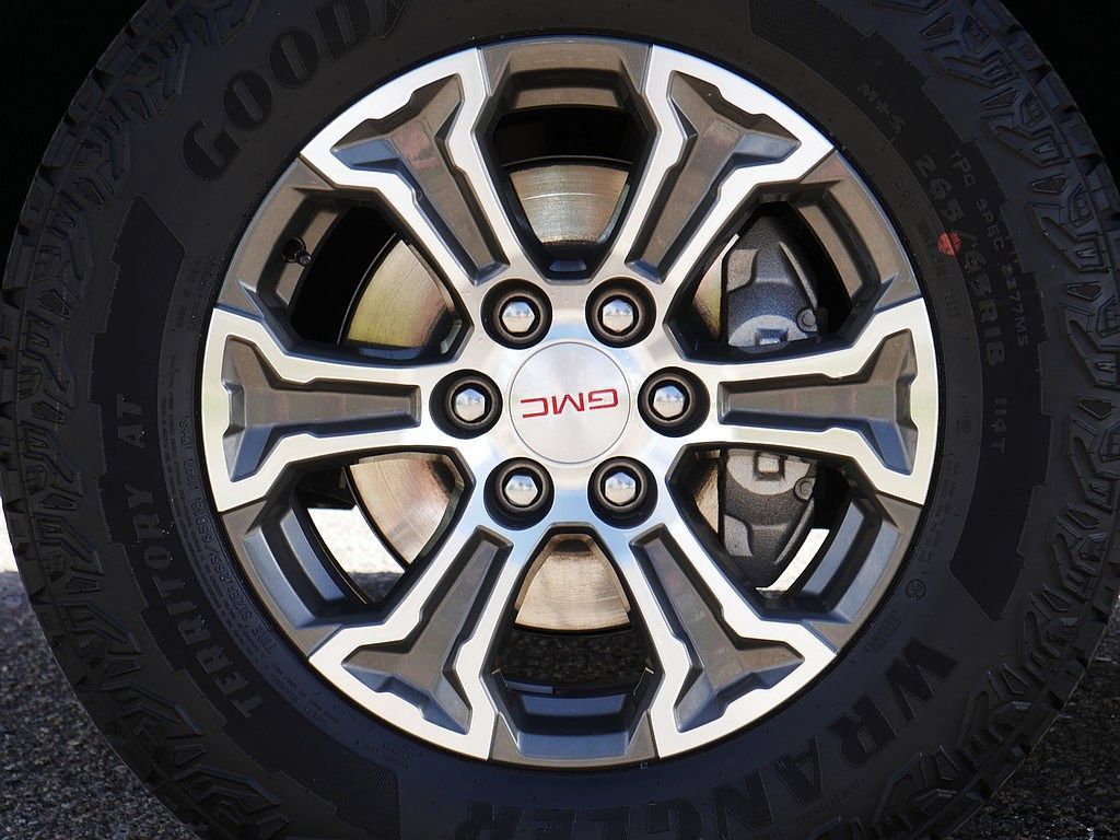 Used 2024 GMC Sierra 1500 SLE w/ X31 Off-Road Package AWD/4WD image 68