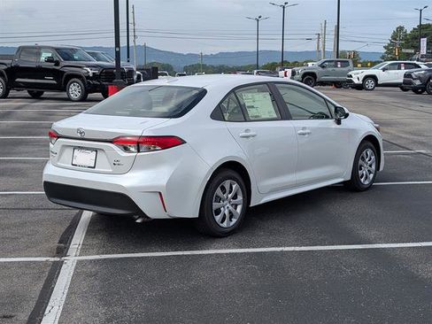 New 2026 Toyota Corolla LE image 5