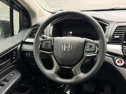 Used 2025 Honda Odyssey Touring image 14