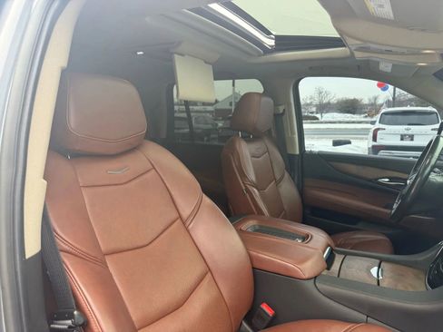 Used 2019 Cadillac Escalade Luxury image 59