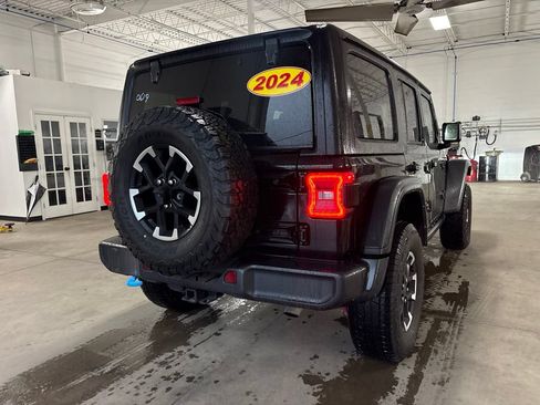 Used 2024 Jeep Wrangler Unlimited Rubicon 4xe AWD/4WD image 3