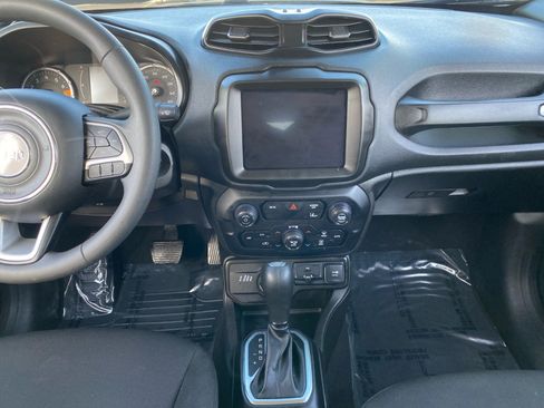 Used 2023 Jeep Renegade Latitude AWD/4WD image 11