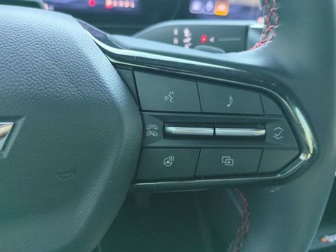 Used 2024 Chevrolet Traverse RS FWD image 32