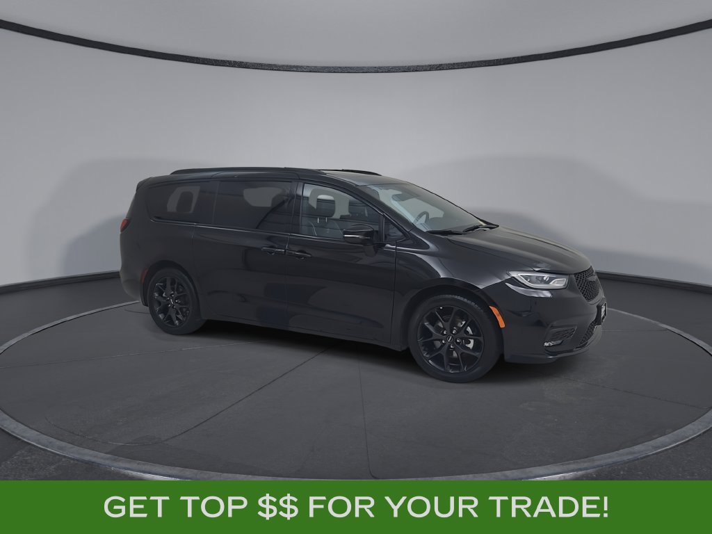 Certified 2025 Chrysler Pacifica Limited FWD image 2