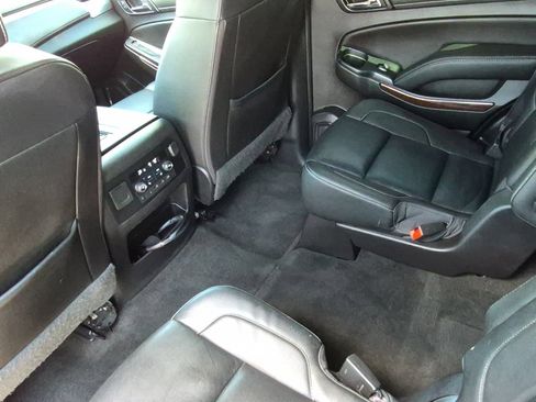Used 2017 GMC Yukon SLT w/ Premium Edition AWD/4WD image 11