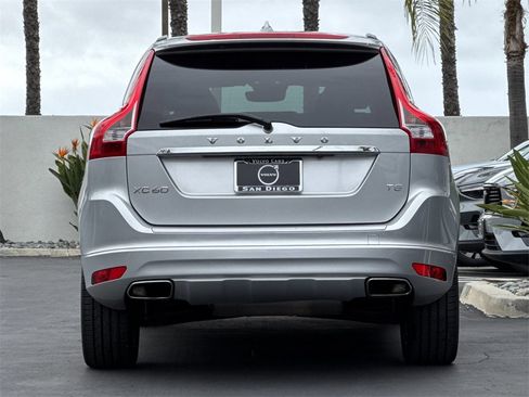 Used 2016 Volvo XC60 T5 Premier w/ Proximity Package image 4