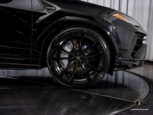 Used 2024 Lamborghini Urus S AWD/4WD image 18