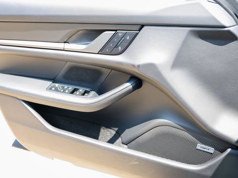 New 2026 Porsche Taycan image 23