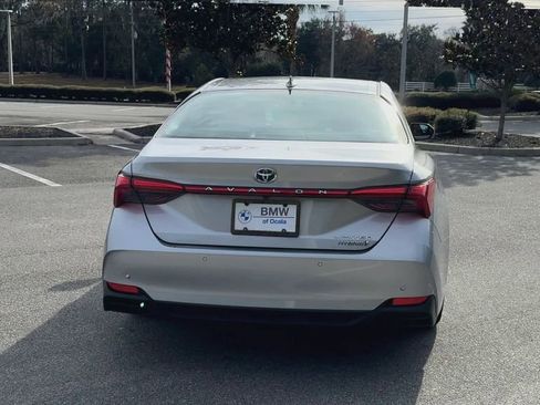 Used 2022 Toyota Avalon Limited image 7