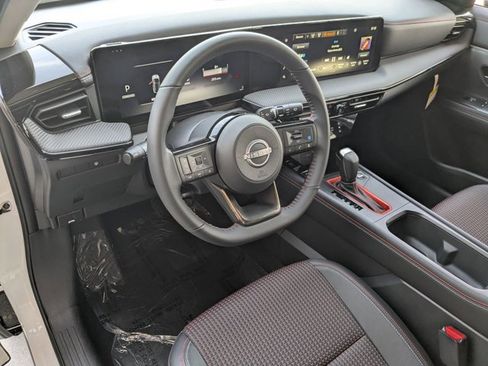 Used 2025 Nissan Kicks SR image 10