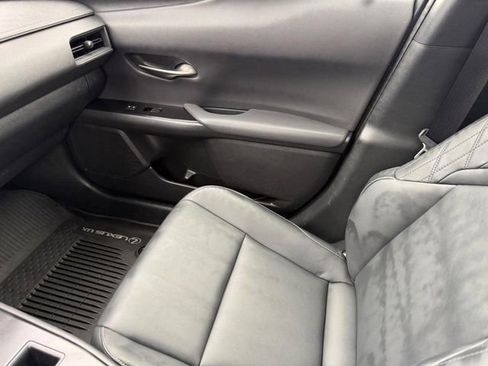 Used 2024 Lexus UX 250h AWD image 21