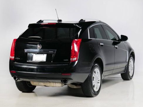 Used 2016 Cadillac SRX Luxury image 2