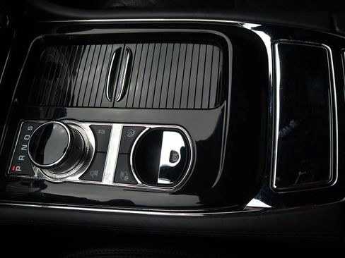 Used 2017 Jaguar XJ R-Sport image 33