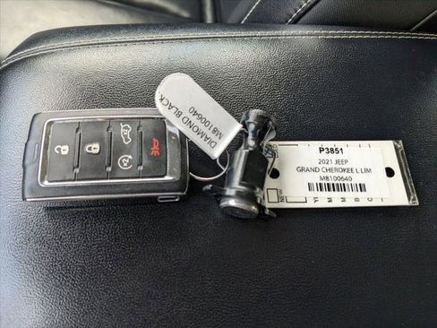 Certified 2021 Jeep Grand Cherokee L Limited image 37