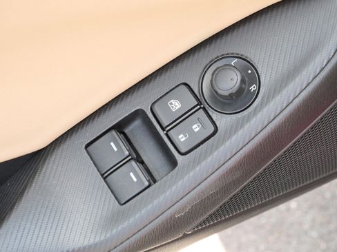 Used 2019 MAZDA MX-5 Miata RF Grand Touring RWD image 19