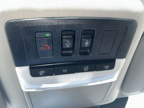 Certified 2025 Nissan Pathfinder Platinum w/ Cargo Package image 18