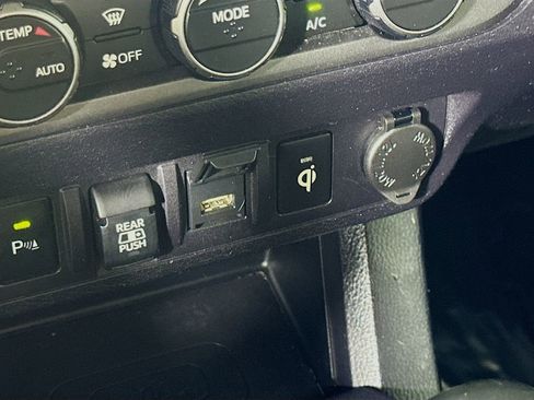 Used 2021 Toyota Tacoma TRD Off-Road w/ Technology Package image 29