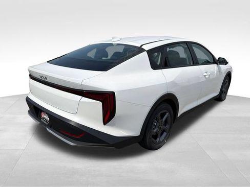 New 2026 Kia K4 FWD image 7