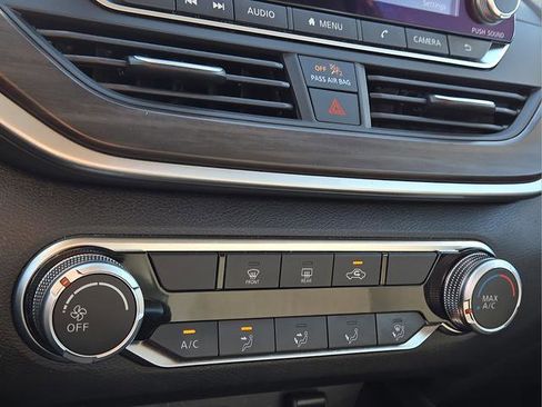 Used 2024 Nissan Altima 2.5 SV image 24