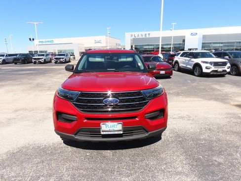 Used 2021 Ford Explorer XLT image 5