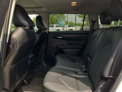 Certified 2025 Toyota Highlander XLE AWD/4WD image 42