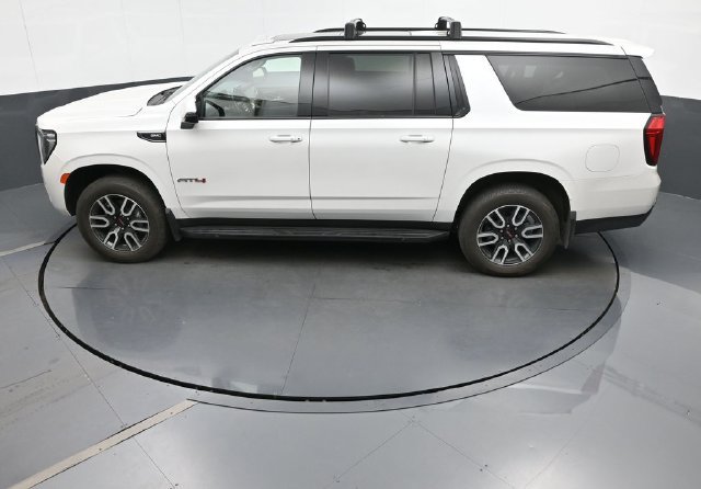 Used 2023 GMC Yukon XL AT4 AWD/4WD image 30