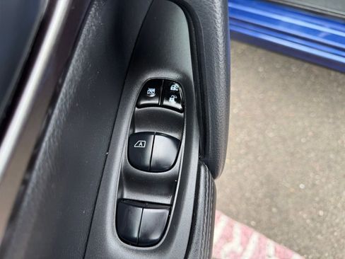 Used 2021 Nissan Rogue Sport S image 13