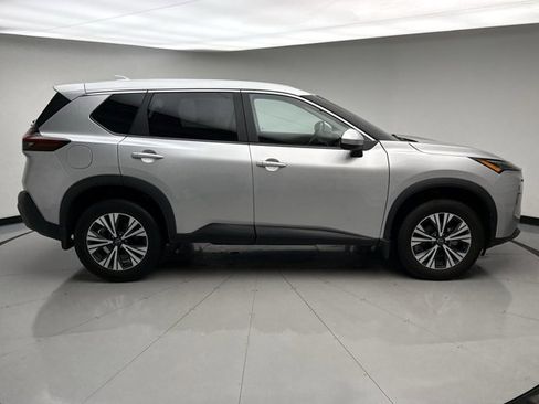 Used 2023 Nissan Rogue SV image 6