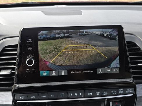 Used 2025 Honda Odyssey Elite image 22