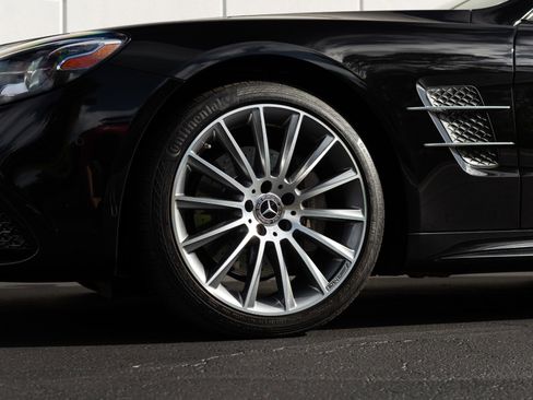 Used 2019 Mercedes-Benz SL 550 image 16