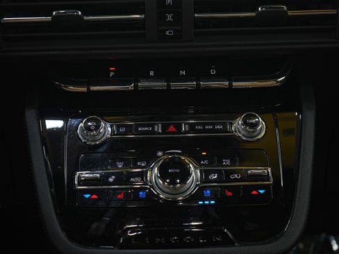 Used 2022 Lincoln Corsair Reserve w/ Equipment Group 201A image 19