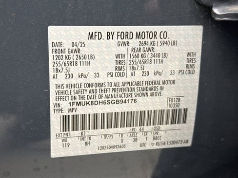 Used 2025 Ford Explorer Active AWD/4WD image 22