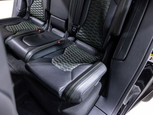 Used 2022 Lamborghini Urus image 35