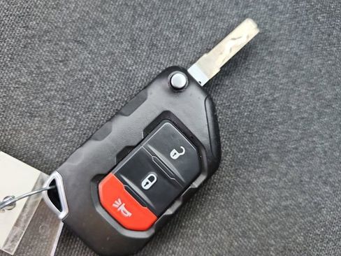 Used 2025 Jeep Gladiator Sport image 26