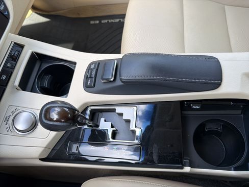 Used 2013 Lexus ES 350 FWD image 8