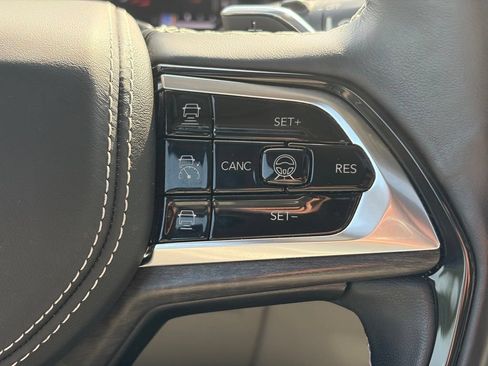 Used 2021 Jeep Grand Cherokee L Overland w/ Advanced Protech Group III AWD/4WD image 28