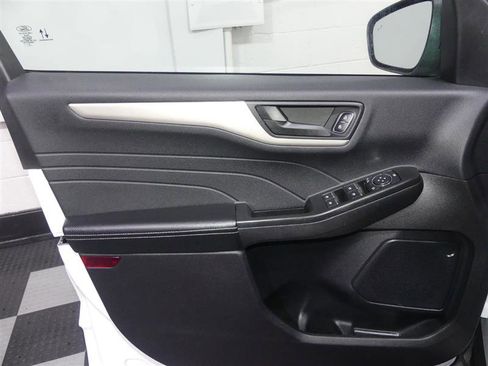 Used 2022 Ford Escape SE w/ Convenience Package image 18